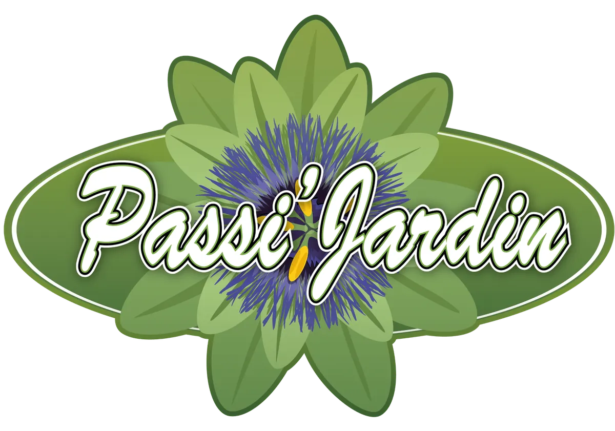 Logo Passi’ Jardin : nom écrit en lettres manuscrites sur une fleur de passiflore verte et violette